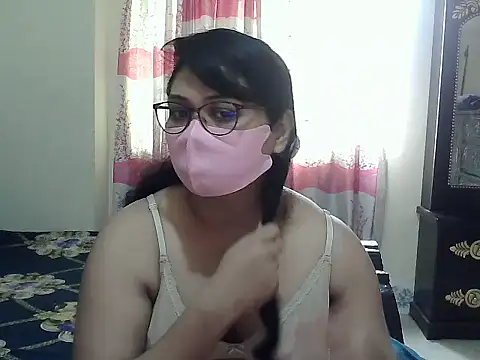 Snapshot of Elena_cruz5 chatting on September 16, 2025, 7:31 am Elena cruz5 online show from September 16, 2025, 7:31 am