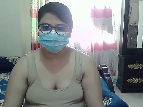 Snapshot of Elena_cruz5 chatting on September 20, 2025, 6:40 am Elena cruz5 online show from September 20, 2025, 6:40 am
