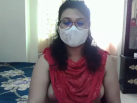 Snapshot of Elena_cruz5 chatting on October 10, 2025, 8:37 am Elena cruz5 online show from October 10, 2025, 8:37 am