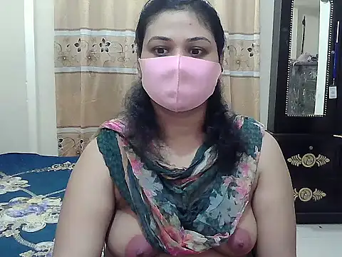 Snapshot of Elena_cruz5 chatting on October 19, 2025, 3:26 pm Elena cruz5 online show from October 19, 2025, 3:26 pm