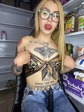 PrettyAshley  online show from July 20, 2026, 9:50 pm