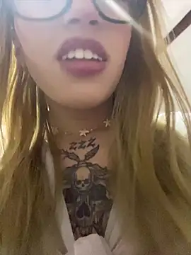 PrettyAshley  online show from June 20, 2026, 11:21 pm
