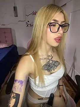Snapshot of PrettyAshley_ chatting on June 2, 2026, 7:36 pm PrettyAshley online show from June 2, 2026, 7:36 pm