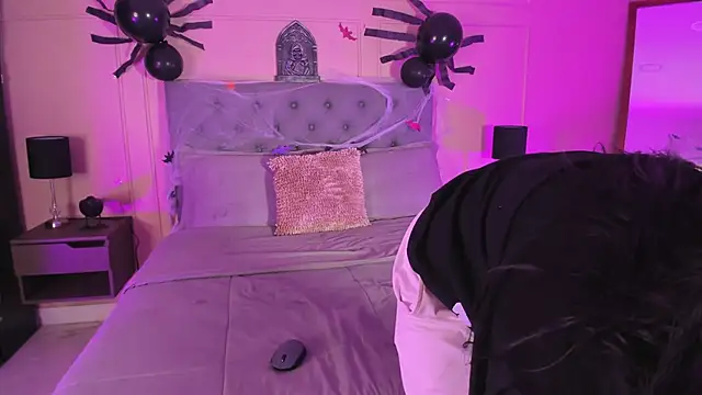 ALICESANDOVAL online show from November 8, 2025, 11:36 am