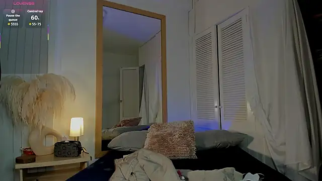 ALICESANDOVAL online show from February 18, 2026, 11:39 am