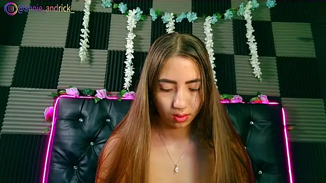  leda swan  online show from February 22, 2026, 2:08 pm