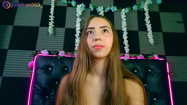  leda swan  online show from February 21, 2026, 1:35 pm