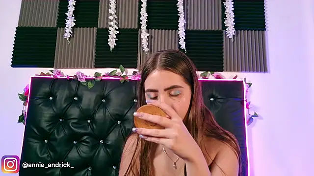  leda swan  online show from March 27, 2026, 11:11 am