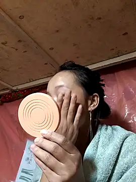 liu-liusexy online show from October 28, 2025, 1:10 pm