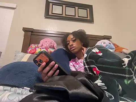 Snapshot of Brooke012 chatting on March 3, 2026, 2:51 am Brooke012 online show from March 3, 2026, 2:51 am