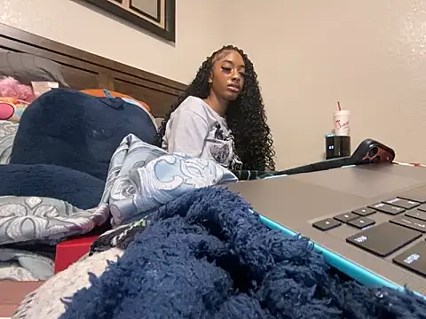 Snapshot of Brooke012 chatting on March 8, 2026, 7:22 am Brooke012 online show from March 8, 2026, 7:22 am