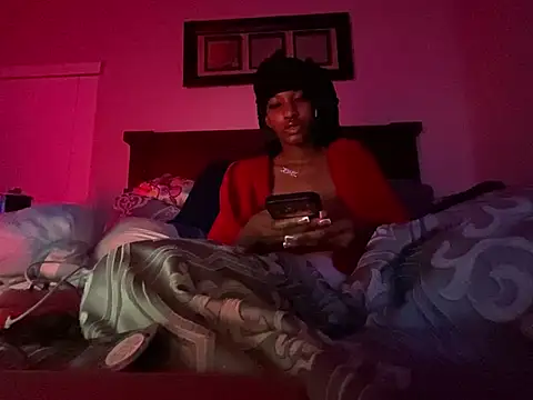 Snapshot of Brooke012 chatting on April 16, 2026, 8:04 am Brooke012 online show from April 16, 2026, 8:04 am