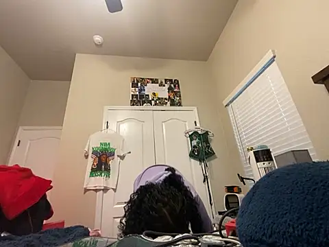 Snapshot of Brooke012 chatting on April 4, 2026, 8:59 pm Brooke012 online show from April 4, 2026, 8:59 pm