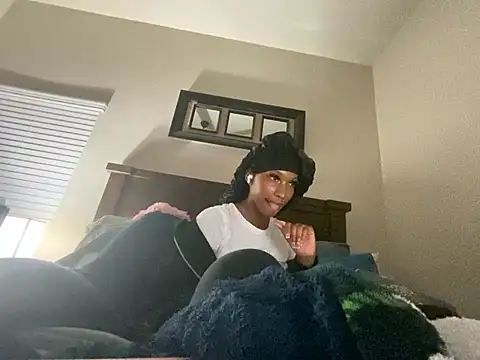 Snapshot of Brooke012 chatting on April 7, 2026, 3:19 am Brooke012 online show from April 7, 2026, 3:19 am