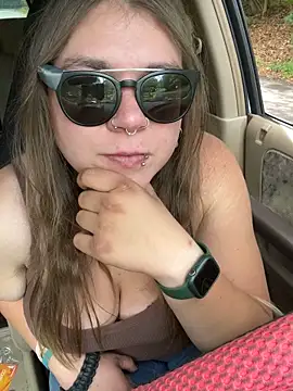 Snapshot of adventuresinsky chatting on September 8, 2025, 5:56 pm adventuresinsky online show from September 8, 2025, 5:56 pm