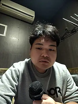 Snapshot of sho1101music chatting on November 17, 2025, 5:33 am sho1101music online show from November 17, 2025, 5:33 am