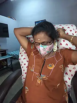 Snapshot of umashreetamil chatting on May 23, 2026, 1:21 pm umashreetamil online show from May 23, 2026, 1:21 pm
