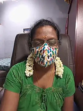 Snapshot of umashreetamil chatting on May 25, 2026, 1:05 am umashreetamil online show from May 25, 2026, 1:05 am