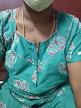 Snapshot of umashreetamil chatting on May 1, 2026, 5:18 pm umashreetamil online show from May 1, 2026, 5:18 pm