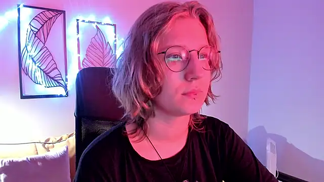 Hailey Foxy online show from November 17, 2025, 9:02 am