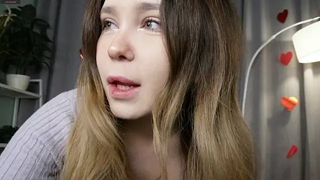 Snapshot of Lina_Glow chatting on February 11, 2026, 7:08 am Lina Glow online show from February 11, 2026, 7:08 am