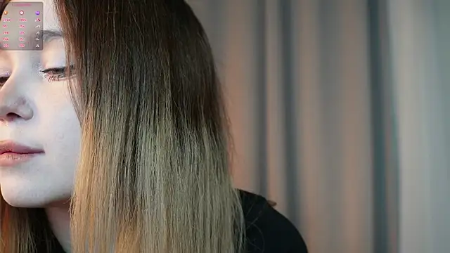 Lina Glow online show from November 25, 2025, 6:47 am