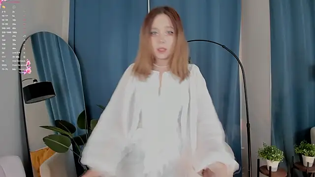Snapshot of Lina_Glow chatting on September 9, 2025, 6:34 am Lina Glow online show from September 9, 2025, 6:34 am
