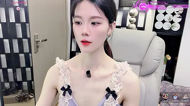 Yueyue-MM online show from June 29, 2026, 1:34 am