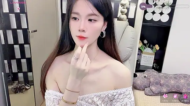 Yueyue-MM online show from July 22, 2026, 2:19 pm