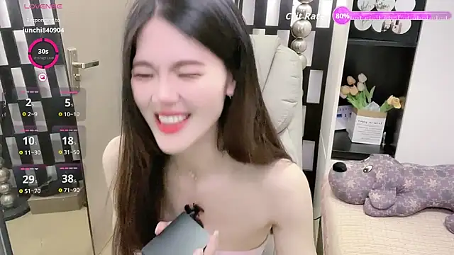 Snapshot of Yueyue-MM chatting on April 10, 2026, 12:56 pm Yueyue-MM online show from April 10, 2026, 12:56 pm