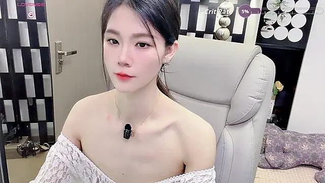 Yueyue-MM online show from July 28, 2026, 2:52 am