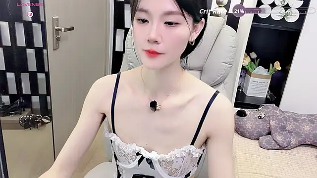 Yueyue-MM online show from July 19, 2026, 2:14 pm