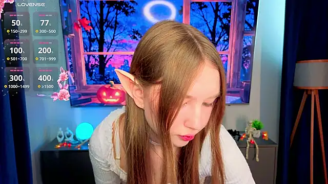 ElfredaTupy online show from October 25, 2025, 5:39 am