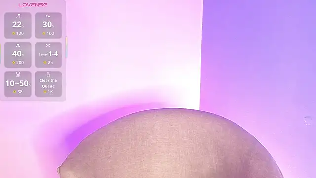 lourdes moon22 online show from November 28, 2025, 12:27 pm