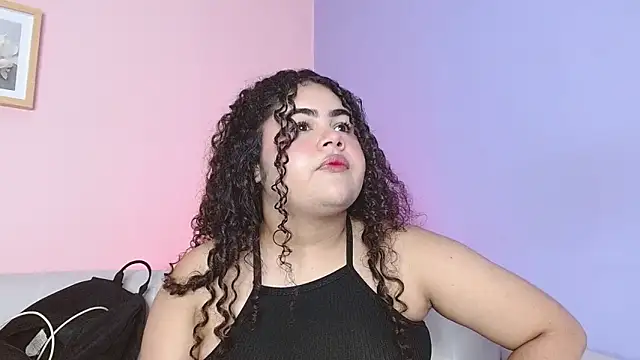 lourdes moon22 online show from October 14, 2025, 12:50 pm