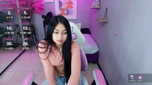 Snapshot of Damian_and_roxanne chatting on March 18, 2026, 12:30 pm Damian and roxanne online show from March 18, 2026, 12:30 pm