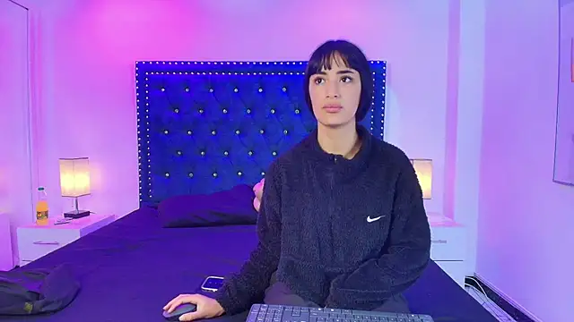 Snapshot of Damian_and_roxanne chatting on March 11, 2026, 12:32 pm Damian and roxanne online show from March 11, 2026, 12:32 pm