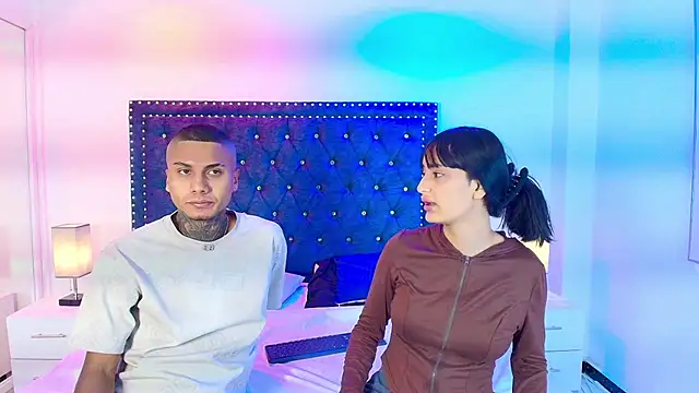 Snapshot of Damian_and_roxanne chatting on April 10, 2026, 12:34 pm Damian and roxanne online show from April 10, 2026, 12:34 pm