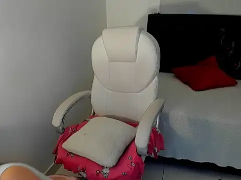 Zulema R1 online show from November 29, 2025, 3:06 am