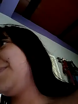 Snapshot of Zulema_R1 chatting on April 17, 2026, 9:28 pm Zulema R1 online show from April 17, 2026, 9:28 pm