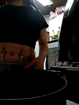 Zulema R1 online show from April 10, 2026, 10:50 pm