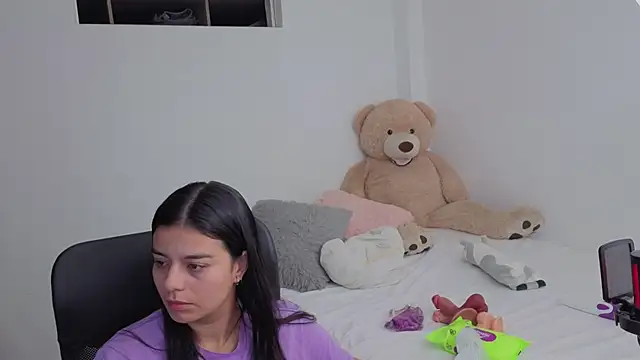 Snapshot of valerihouse chatting on February 24, 2026, 1:06 am valerihouse online show from February 24, 2026, 1:06 am