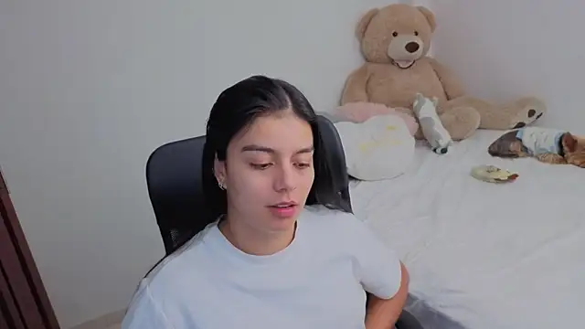 Snapshot of valerihouse chatting on February 28, 2026, 1:27 am valerihouse online show from February 28, 2026, 1:27 am