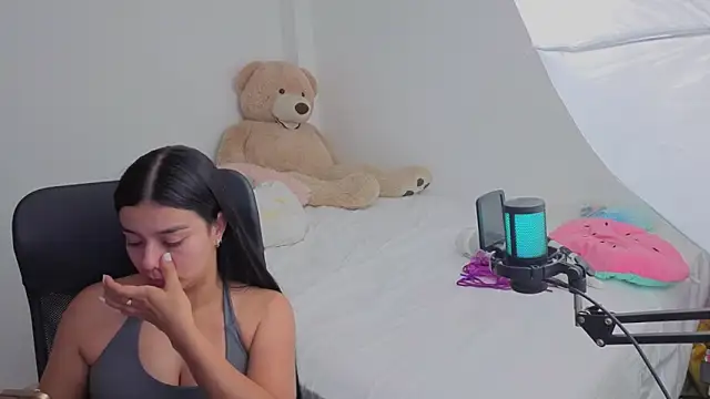 valerihouse online show from March 10, 2026, 1:53 am