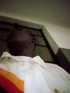 mojeemore online show from January 6, 2026, 8:13 pm