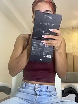 Scarlett 12 online show from April 8, 2026, 9:11 am