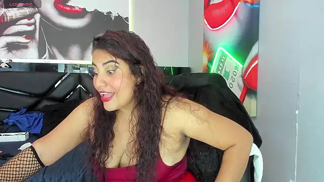 Snapshot of Sara_Bdsm_ chatting on February 25, 2026, 3:40 am Sara Bdsm online show from February 25, 2026, 3:40 am