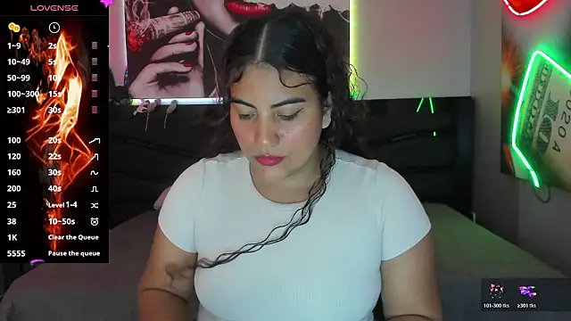 Snapshot of Sara_Bdsm_ chatting on February 12, 2026, 2:22 am Sara Bdsm online show from February 12, 2026, 2:22 am