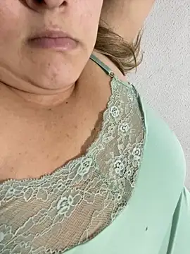 bruna438 online show from December 1, 2025, 11:16 pm