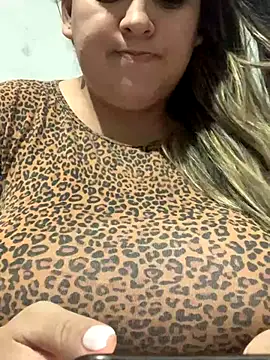 bruna438 online show from November 17, 2025, 11:31 pm